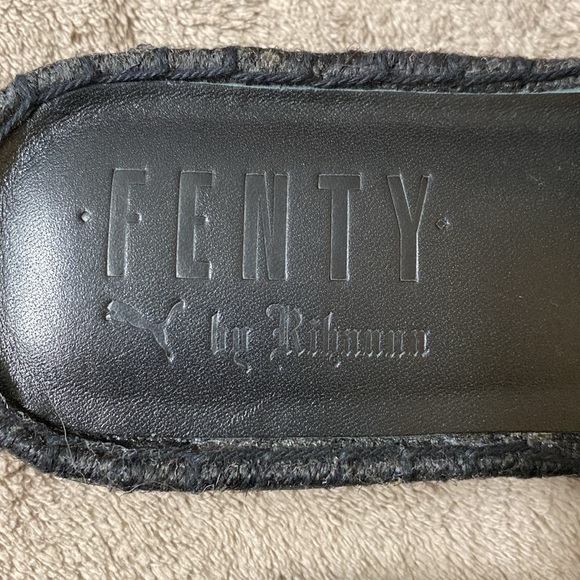 Fenty by Rihanna slides Puma Black size 9.5 - Picture 2 of 8